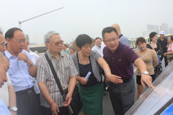 南昌市人大老干部视察南昌沿江南快速路建设效果_w66国际app