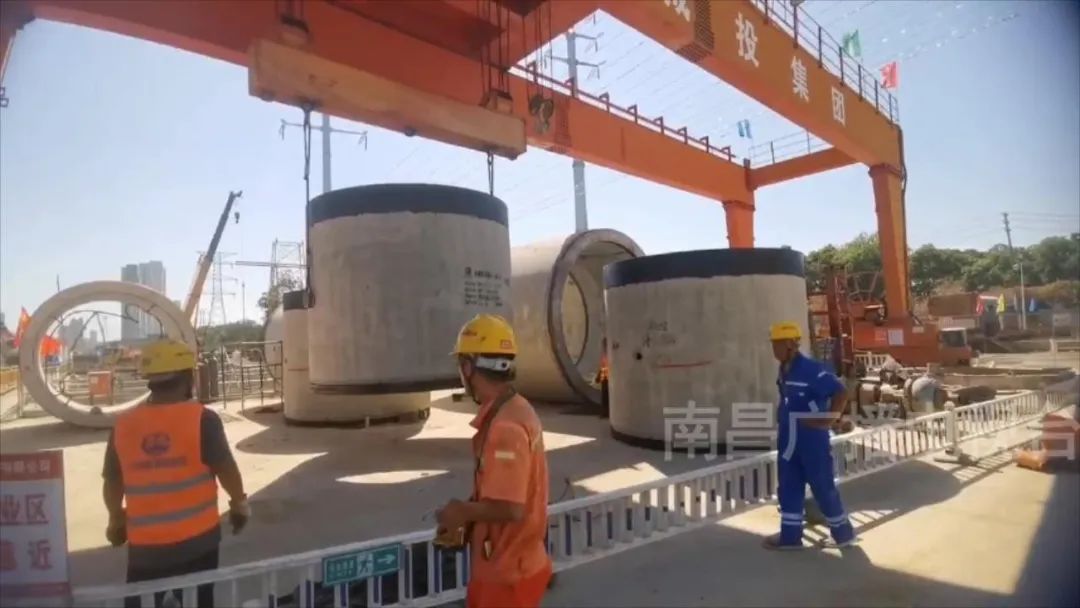 国庆假期不歇工 丹霞大道节点性工程稳步推进_w66国际app