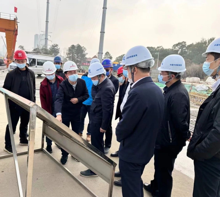 市住建局局长李勇一行深入丹霞路项目现场调研_w66国际app