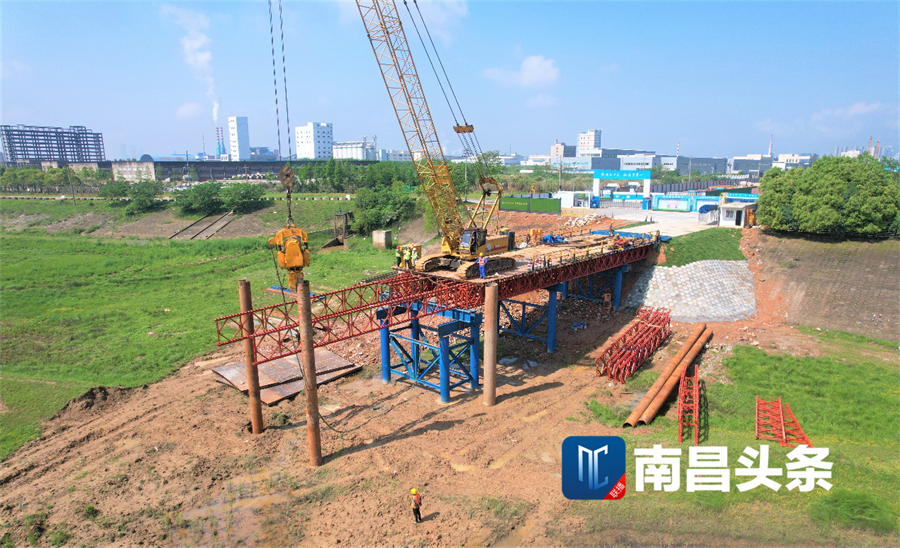 抢抓进度建设者们坚守一线为项目按下“加速键”_w66国际app