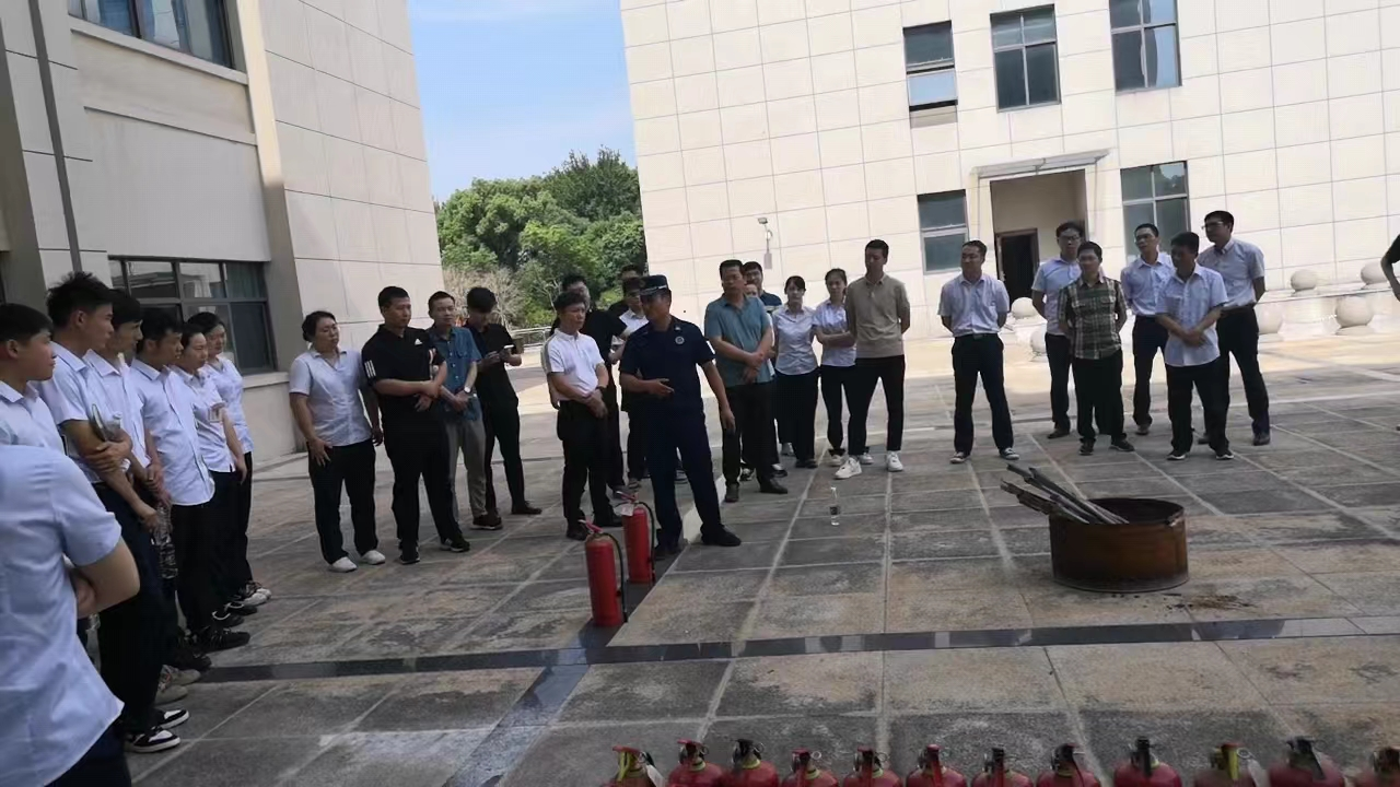 人人讲清静  个个会应急 --高速公司开展“清静生产月”系列活动_w66国际app