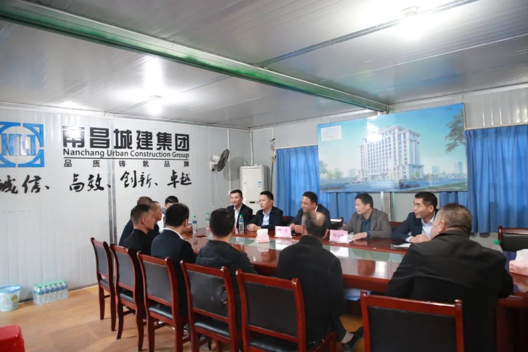 南昌城投集团人武部开展传承武士精神，，，，做集团建设生长的“排头兵”座谈会